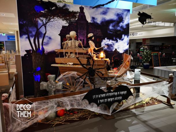 Décoration Halloween Bulle, calèche hantée, corbeaux, chauves-souris, squelettes, pierres tombales, arbres hanté, citrouilles, toiles d'araignées, maïs, crânes