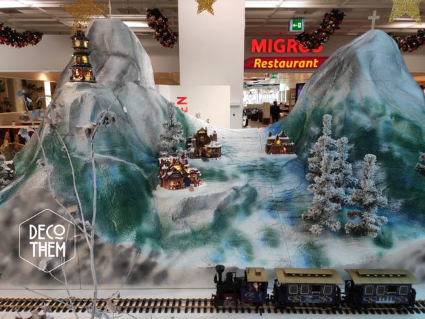 Décoration de Noël, Gruyère Centre, Bulle, dent de Broc, maisonnettes de noël, train du père-noël, sapins enneigés, neige, étoiles, maisonnettes de noël