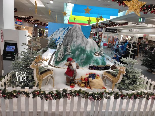 Décoration de Noël, Gruyère Centre, Bulle, dent de Broc, maisonnettes de noël, train du père-noël, sapins enneigés, biches, rênnes, neige, étoiles, maisonnettes de noël