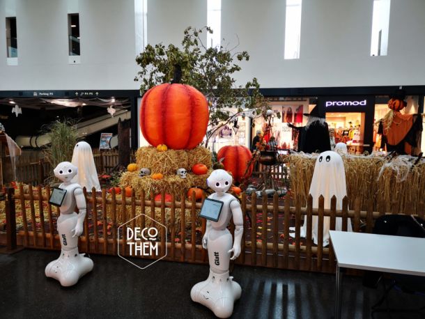 Décorations Halloween Marin Centre, pyramide de citrouilles, champ de blé, fantôme, citrouilles, crânes, sorcière, chaudron magique