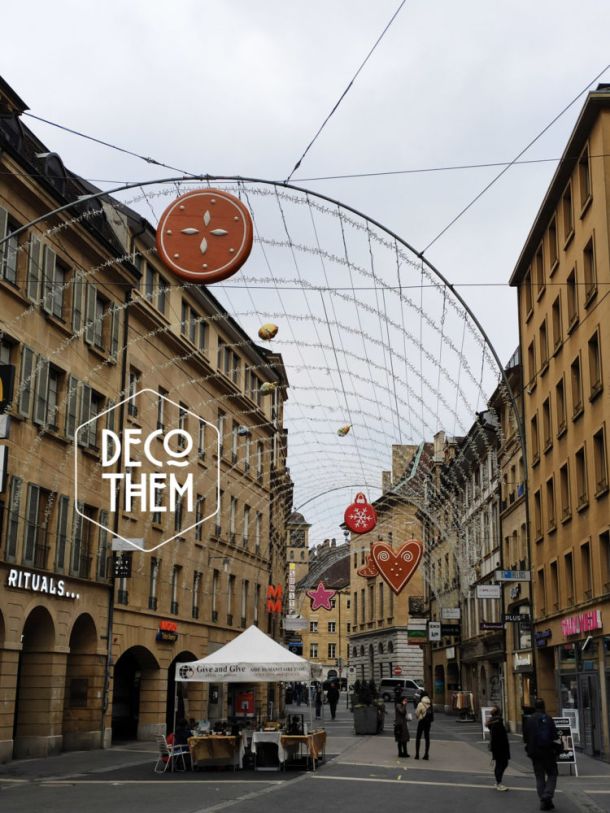 Noël Neuchâtel Ville Rue de l'hôpital, pain d'épices suspendus