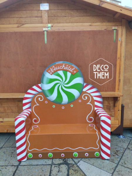 Un Noël en pain d'épices - "Les trônes gourmands" - Ville de Neuchâtel Canapés en pain d'épice, centre ville de Neuchâtel, sucre d'orge, canne à sucre, bonbons, Biscôme