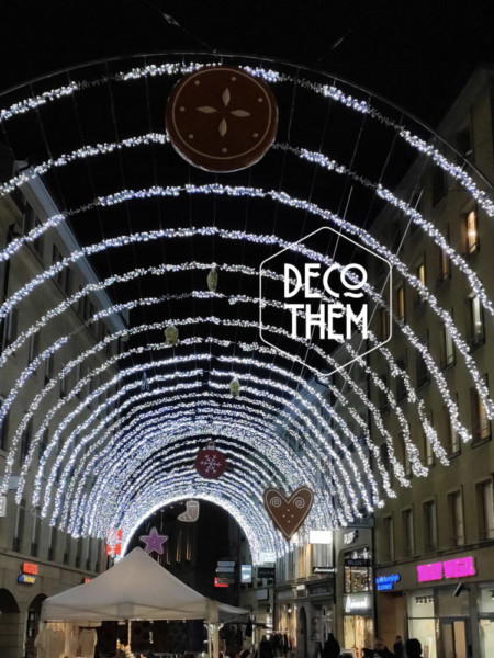 Noël Neuchâtel Ville Rue de l'hôpital, pain d'épices suspendus Noël Neuchâtel Ville Rue de l'hôpital, pain d'épices suspendus